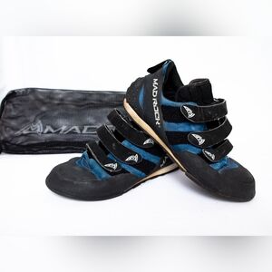 Black and Blue Women's Athletic Shoes